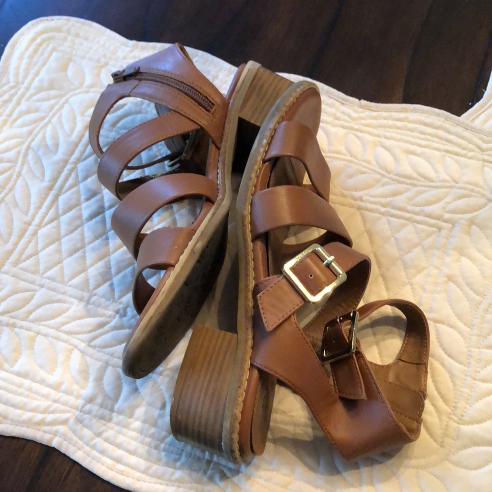 ☀️EuroSoft Comfy ankle zipper and strap low heel sandals